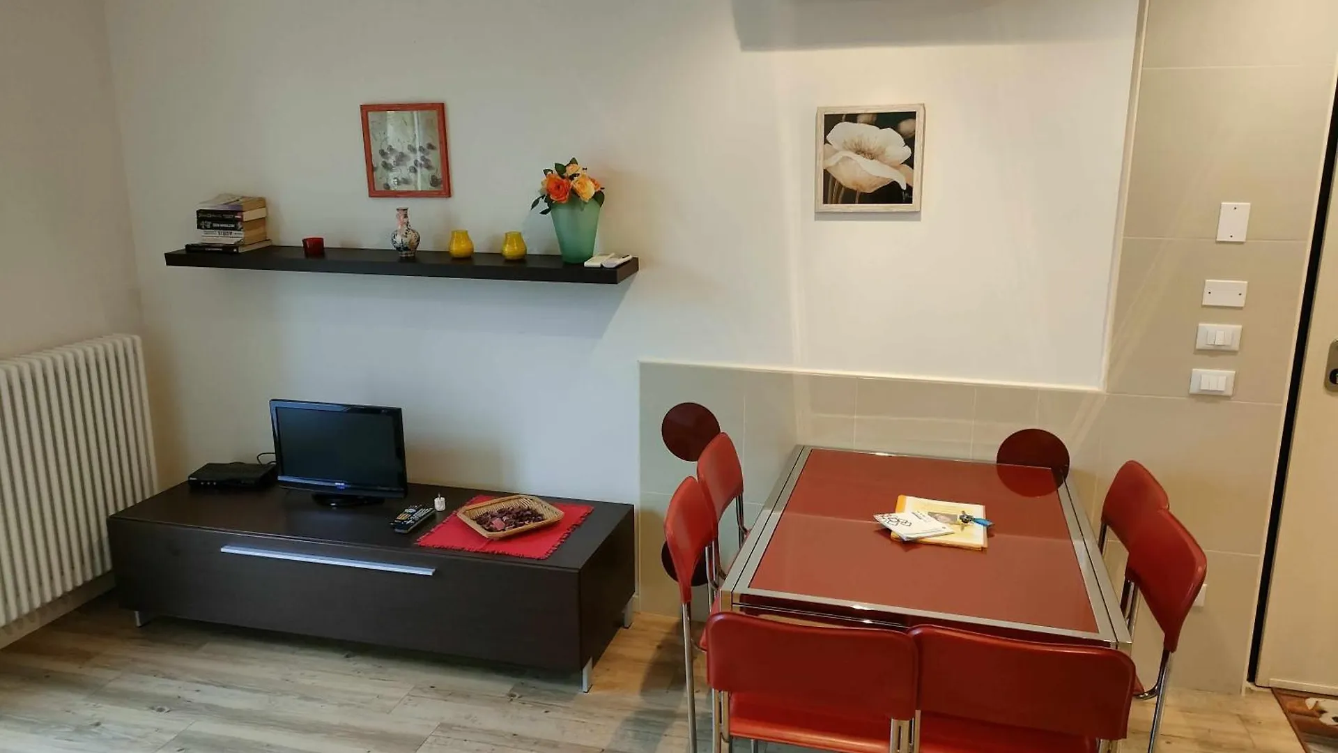 Residence Florida B2-200M Dal Lago,Ac,Balcone Lazise 0*,  Itália